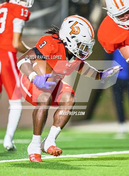 Thumbnail 3 in La Porte vs. Barbers Hill (UIL 5A D1 Football Area) photogallery.