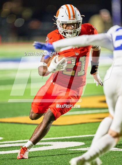 Thumbnail 3 in La Porte vs. Barbers Hill (UIL 5A D1 Football Area) photogallery.