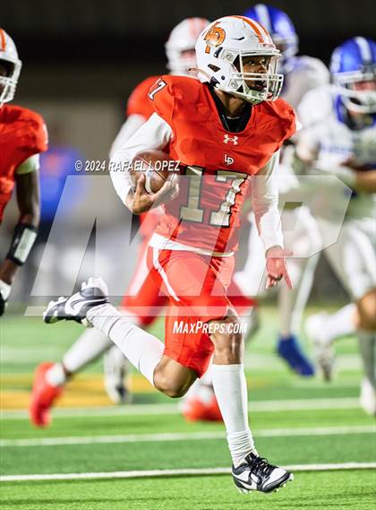 Thumbnail 3 in La Porte vs. Barbers Hill (UIL 5A D1 Football Area) photogallery.