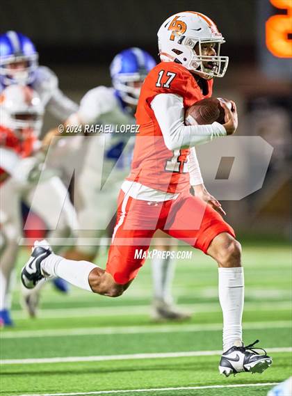 Thumbnail 1 in La Porte vs. Barbers Hill (UIL 5A D1 Football Area) photogallery.
