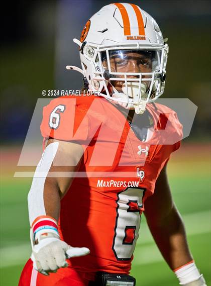 Thumbnail 2 in La Porte vs. Barbers Hill (UIL 5A D1 Football Area) photogallery.