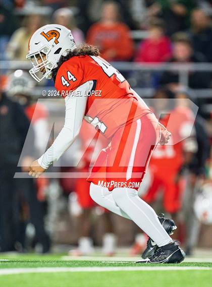 Thumbnail 3 in La Porte vs. Barbers Hill (UIL 5A D1 Football Area) photogallery.