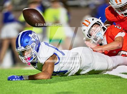 Thumbnail 3 in La Porte vs. Barbers Hill (UIL 5A D1 Football Area) photogallery.