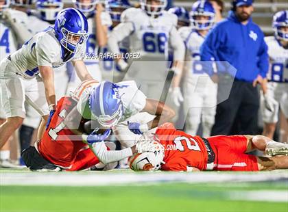 Thumbnail 2 in La Porte vs. Barbers Hill (UIL 5A D1 Football Area) photogallery.