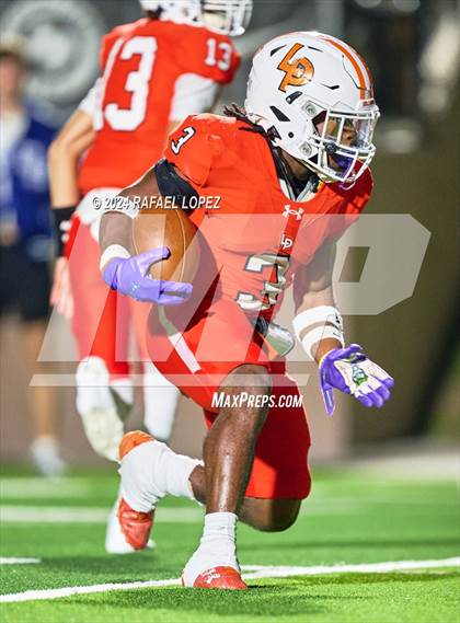 Thumbnail 2 in La Porte vs. Barbers Hill (UIL 5A D1 Football Area) photogallery.