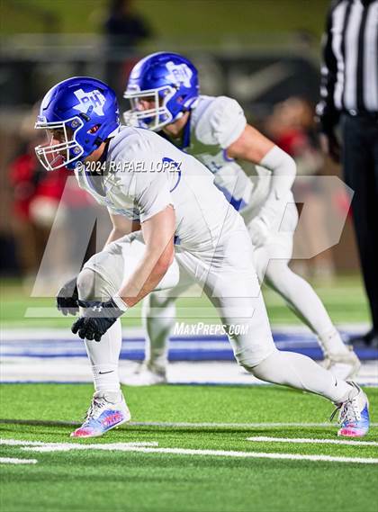 Thumbnail 3 in La Porte vs. Barbers Hill (UIL 5A D1 Football Area) photogallery.