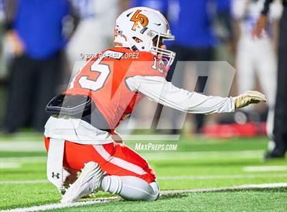 Thumbnail 2 in La Porte vs. Barbers Hill (UIL 5A D1 Football Area) photogallery.