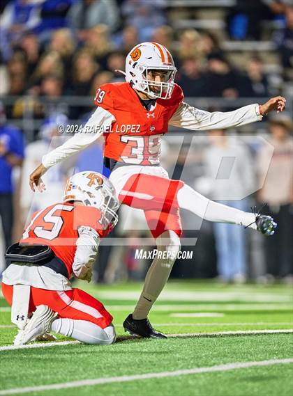Thumbnail 3 in La Porte vs. Barbers Hill (UIL 5A D1 Football Area) photogallery.