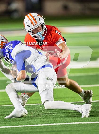 Thumbnail 3 in La Porte vs. Barbers Hill (UIL 5A D1 Football Area) photogallery.