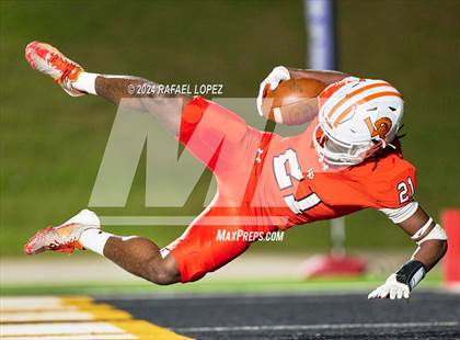 Thumbnail 1 in La Porte vs. Barbers Hill (UIL 5A D1 Football Area) photogallery.