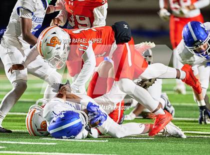 Thumbnail 2 in La Porte vs. Barbers Hill (UIL 5A D1 Football Area) photogallery.