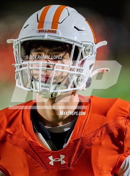 Thumbnail 3 in La Porte vs. Barbers Hill (UIL 5A D1 Football Area) photogallery.