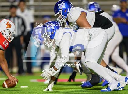 Thumbnail 1 in La Porte vs. Barbers Hill (UIL 5A D1 Football Area) photogallery.