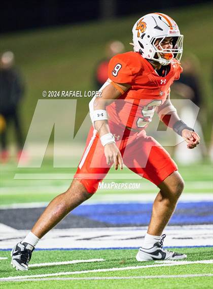 Thumbnail 2 in La Porte vs. Barbers Hill (UIL 5A D1 Football Area) photogallery.