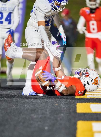 Thumbnail 1 in La Porte vs. Barbers Hill (UIL 5A D1 Football Area) photogallery.