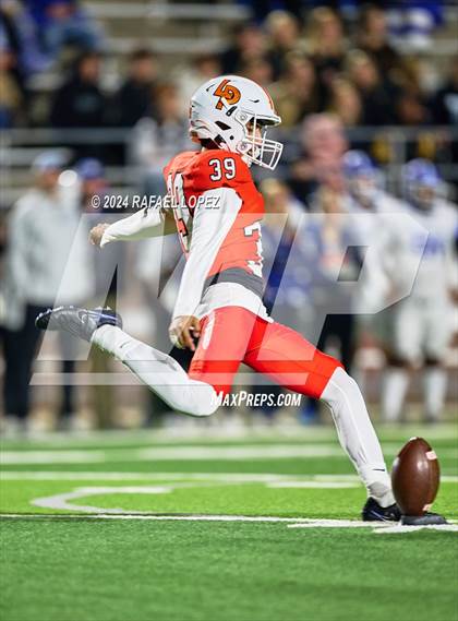 Thumbnail 2 in La Porte vs. Barbers Hill (UIL 5A D1 Football Area) photogallery.
