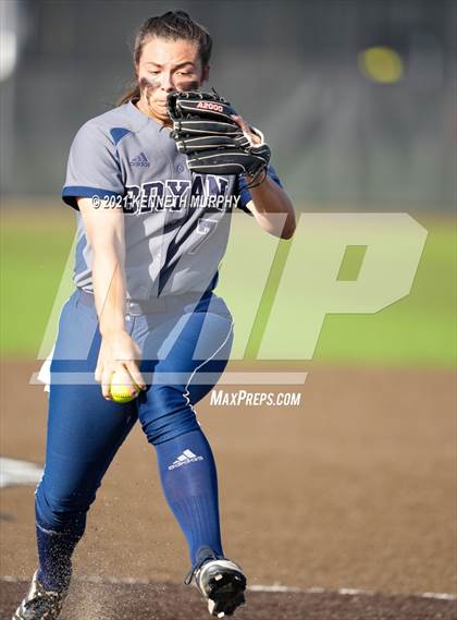 Thumbnail 1 in Rockwall vs Bryan (UIL 6A Regional Final Playoff) photogallery.