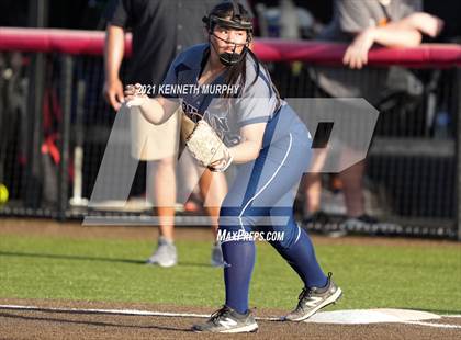 Thumbnail 1 in Rockwall vs Bryan (UIL 6A Regional Final Playoff) photogallery.