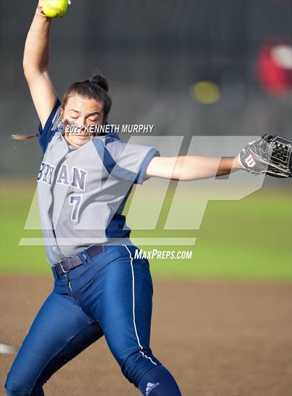 Thumbnail 2 in Rockwall vs Bryan (UIL 6A Regional Final Playoff) photogallery.