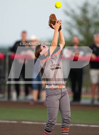 Thumbnail 2 in Rockwall vs Bryan (UIL 6A Regional Final Playoff) photogallery.