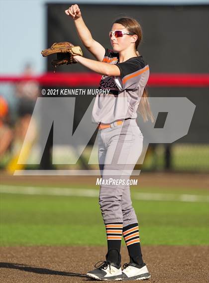 Thumbnail 1 in Rockwall vs Bryan (UIL 6A Regional Final Playoff) photogallery.