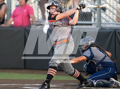 Thumbnail 1 in Rockwall vs Bryan (UIL 6A Regional Final Playoff) photogallery.
