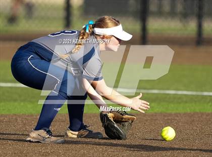 Thumbnail 3 in Rockwall vs Bryan (UIL 6A Regional Final Playoff) photogallery.