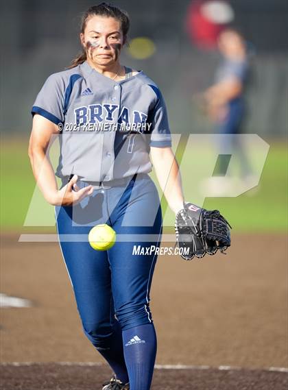 Thumbnail 2 in Rockwall vs Bryan (UIL 6A Regional Final Playoff) photogallery.