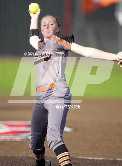 Thumbnail 1 in Rockwall vs Bryan (UIL 6A Regional Final Playoff) photogallery.