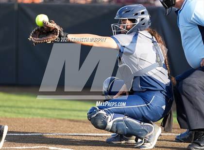 Thumbnail 2 in Rockwall vs Bryan (UIL 6A Regional Final Playoff) photogallery.