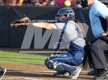 Thumbnail 1 in Rockwall vs Bryan (UIL 6A Regional Final Playoff) photogallery.
