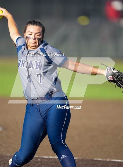 Thumbnail 1 in Rockwall vs Bryan (UIL 6A Regional Final Playoff) photogallery.