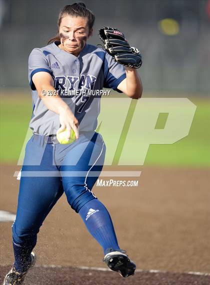 Thumbnail 2 in Rockwall vs Bryan (UIL 6A Regional Final Playoff) photogallery.
