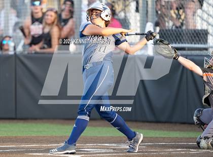 Thumbnail 2 in Rockwall vs Bryan (UIL 6A Regional Final Playoff) photogallery.
