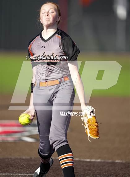 Thumbnail 1 in Rockwall vs Bryan (UIL 6A Regional Final Playoff) photogallery.