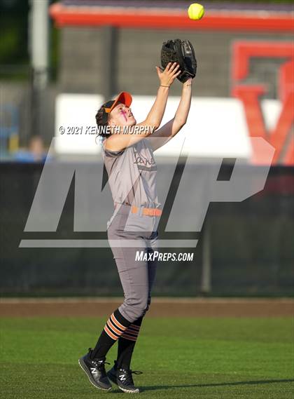 Thumbnail 2 in Rockwall vs Bryan (UIL 6A Regional Final Playoff) photogallery.
