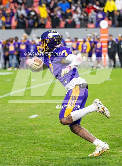 Thumbnail 1 in Mount Airy vs. Tarboro (NCHSAA 1A Final) photogallery.