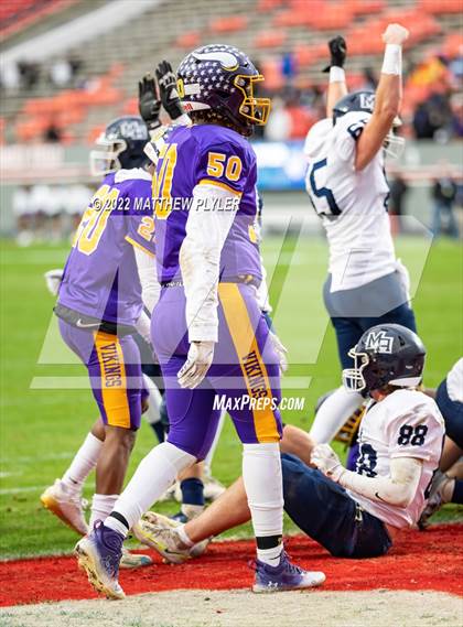 Thumbnail 2 in Mount Airy vs. Tarboro (NCHSAA 1A Final) photogallery.