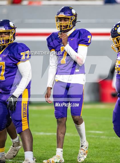 Thumbnail 3 in Mount Airy vs. Tarboro (NCHSAA 1A Final) photogallery.