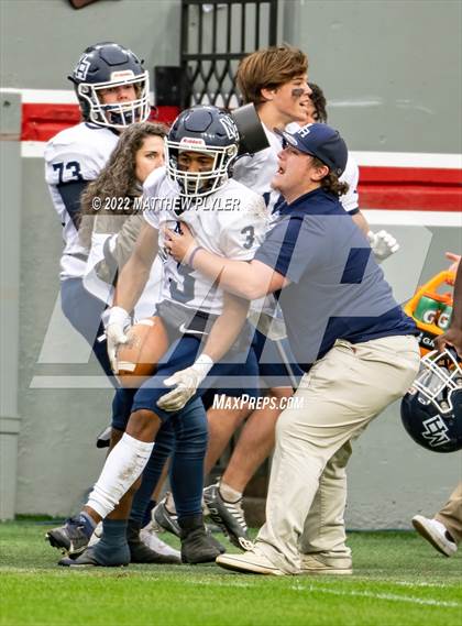 Thumbnail 2 in Mount Airy vs. Tarboro (NCHSAA 1A Final) photogallery.