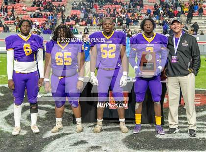 Thumbnail 3 in Mount Airy vs. Tarboro (NCHSAA 1A Final) photogallery.