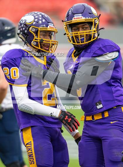 Thumbnail 1 in Mount Airy vs. Tarboro (NCHSAA 1A Final) photogallery.