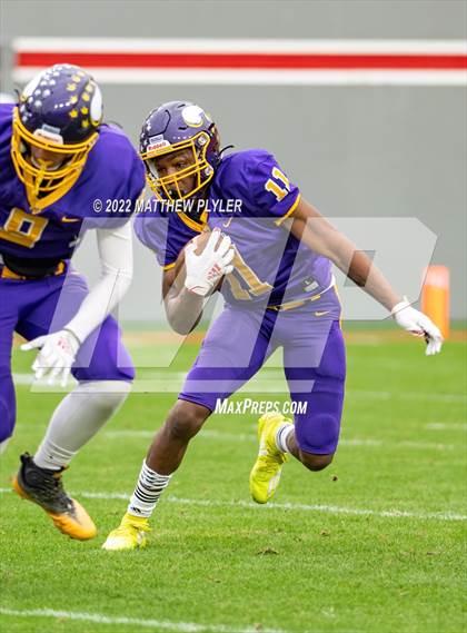 Thumbnail 2 in Mount Airy vs. Tarboro (NCHSAA 1A Final) photogallery.
