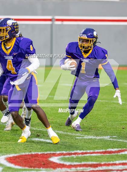 Thumbnail 1 in Mount Airy vs. Tarboro (NCHSAA 1A Final) photogallery.