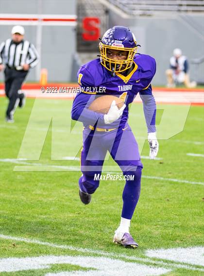 Thumbnail 3 in Mount Airy vs. Tarboro (NCHSAA 1A Final) photogallery.