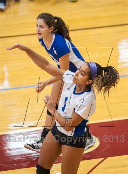 Thumbnail 2 in Coventry vs Darien (2013 Volleyhall Classic) photogallery.