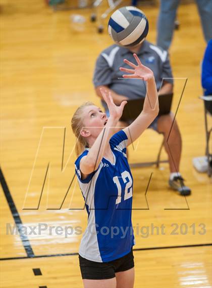 Thumbnail 1 in Coventry vs Darien (2013 Volleyhall Classic) photogallery.