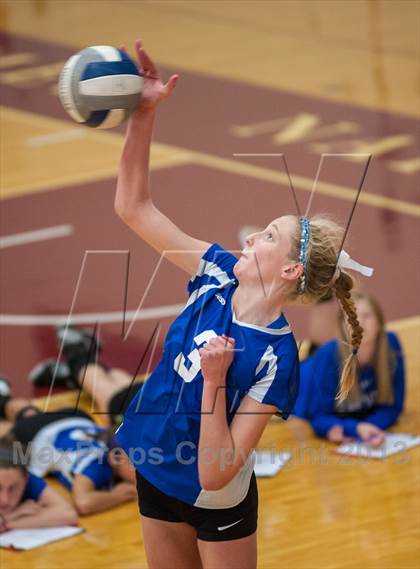 Thumbnail 1 in Coventry vs Darien (2013 Volleyhall Classic) photogallery.