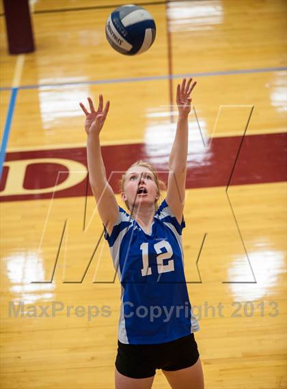 Thumbnail 3 in Coventry vs Darien (2013 Volleyhall Classic) photogallery.