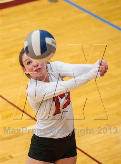 Thumbnail 3 in Coventry vs Darien (2013 Volleyhall Classic) photogallery.